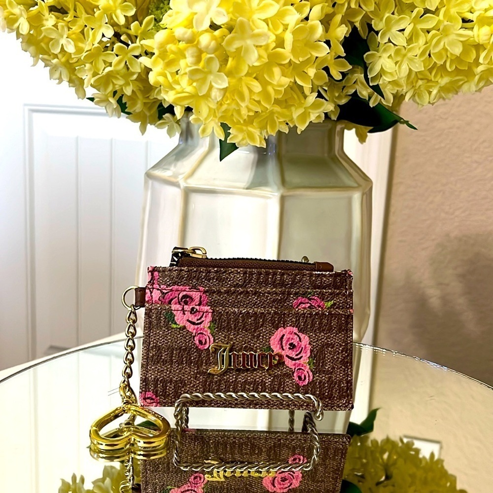 Juicy Couture Floral Painted Keychain Card Case w/Coin Zip Compartment - Picture 2 of 14